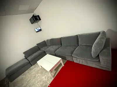 Selling pan emirates pianca sofa