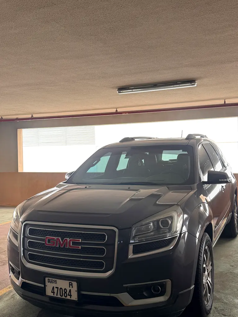 GMC Acadia 2014 — photo 1 of 10