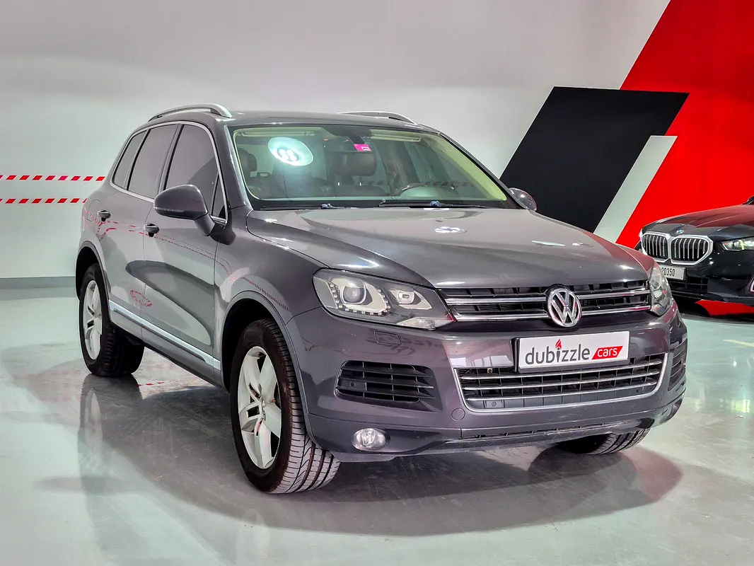 Volkswagen Touareg 2012 — photo 1 of 13