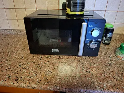Black  Decker Countertop Microwave - Good Working Condition