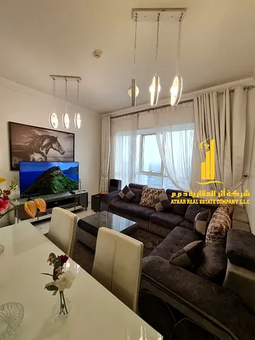 للايجار غرفه وصاله مفروشه بعجمان بفرش نظيف ومرتب _ الراشديه 1   _ ابراج الواحه  _ شامل جميع الفواتير والانترنت _  مفروش بالكامل بأثاث أنيق