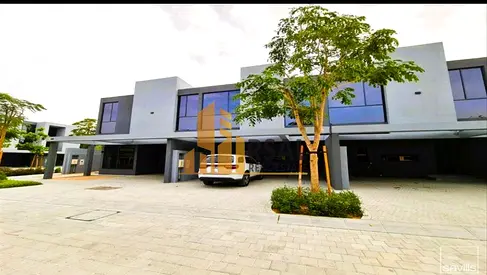 Luxurious 4 bedrooms with maidroom // middle unit #ready to move