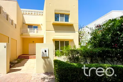 5-Bedroom, Villa, Back to Back, Meadows 4