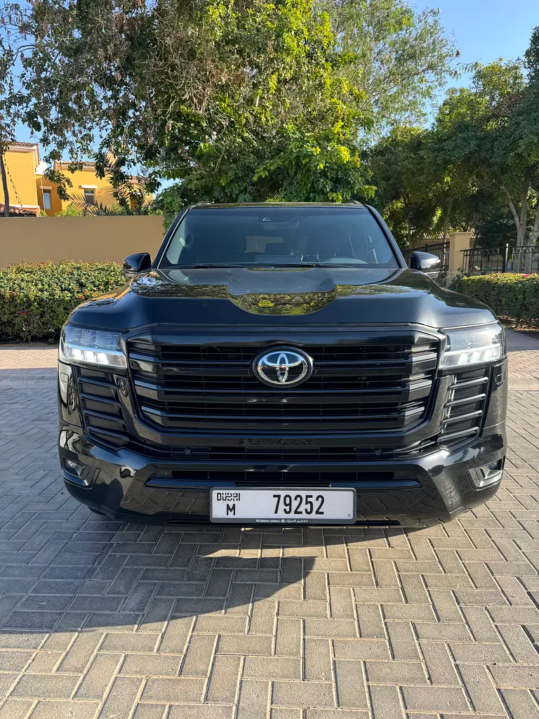 Toyota Land Cruiser 2023 — photo 1 of 19