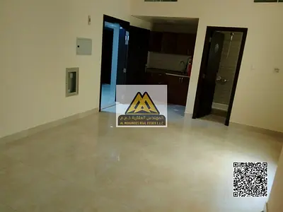 استوديو واسع للإيجار السنوي في الكورنيش – شارع الكرامة، عجمان | ثاني صف من البحر + مطبخ شبه منفصل + موقع مميز