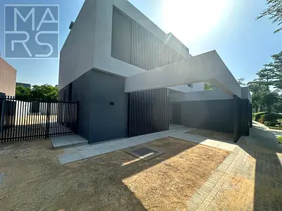 5BHK END CORNER | CLOSE TO AMUNITIES l READY TO MOVE