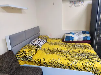 Well-maintained bed and mattress available immediately!