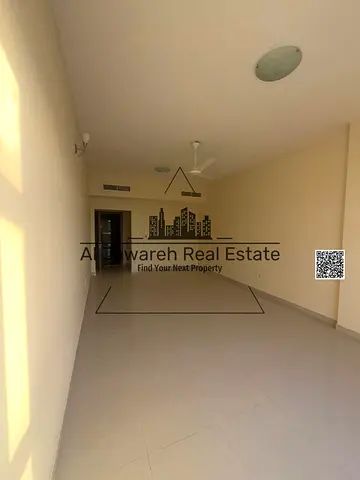 For rent: 3 rooms, 3 bathrooms, with wardrobes and a balcony / Al Muwaihat 2
