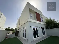 Single Row Corner | Amaranta 3 | Vacating Soon