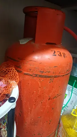 Used LPG Gas Cylinder - Orange, Heavy Duty( Half filled) with regulator