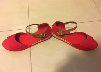 Tommy Hilfiger wedge sandal size 40