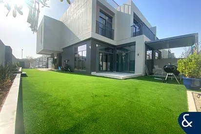 Landscaped Garden | Upgraded | Close to Park