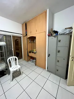Executive Bed Space available (Near Burjman Metro exit 4)