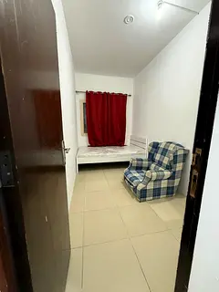 Partition for rent Dubai border neat @ clean drict owner no commission all included