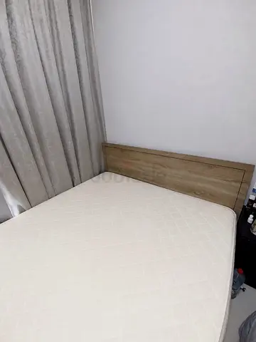 King size bed  with mattress newly bought from Home Box , selling coz doesn’t fit room size