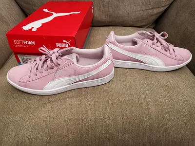 Puma women sneakers brand new size 39