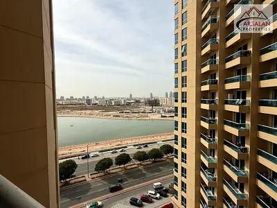 زاوية | إطلالة على البحيرة | | الطابق السفلي | شقة غرفتين وصالة متاحة للبيع