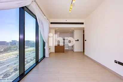 Luxury 2 BR | Prime Location | Ready to move