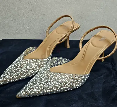 ZARA High-Heel  size 39. Like new.