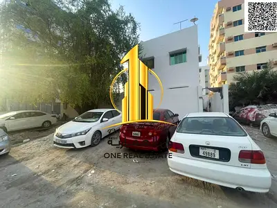 🏢 بناية للبيع في عجمان – منطقة النخيل 📍 موقع مميز جداً  ثاني قطعة من الشارع العام وقريبة من كورنيش عجمان 🔹 تتكون البناية من: عدد 3 شقق شقتين: غرفتي