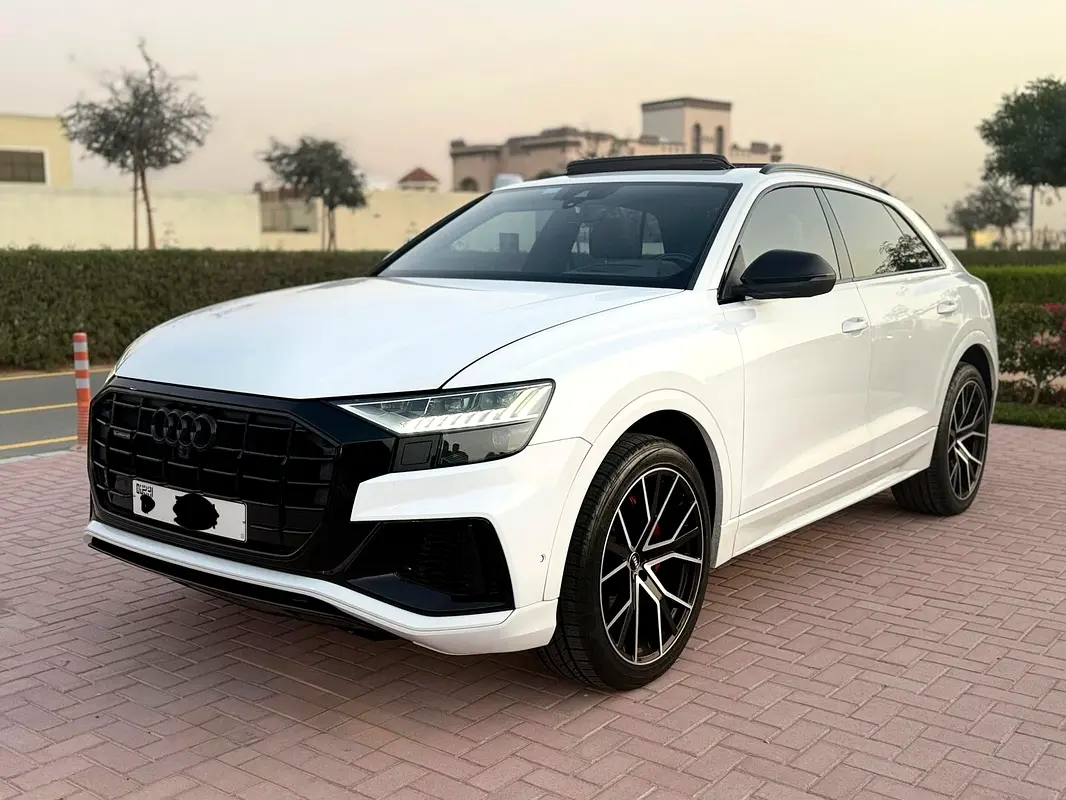 Audi Q8 2022 — photo 1 of 12