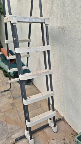 Intex swimming pool stairs