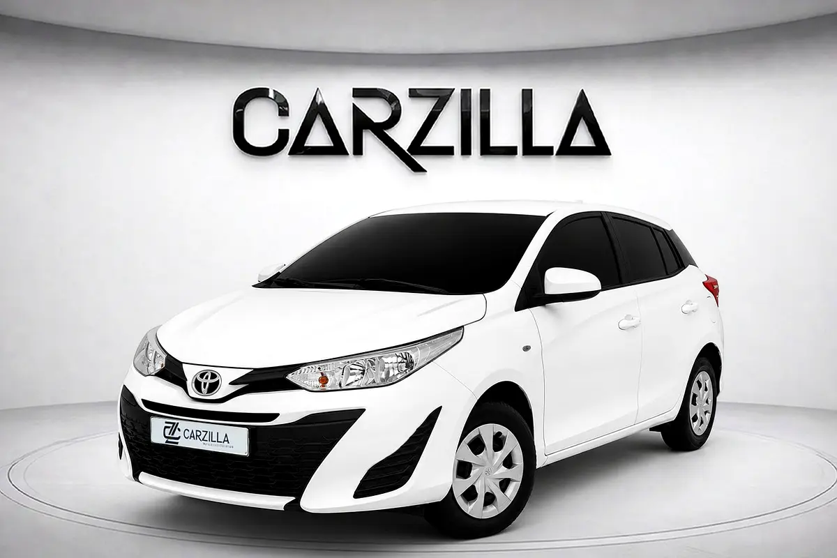 Toyota Yaris 2020 — photo 1 of 12