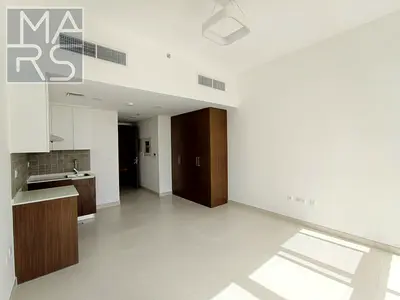 أفضل عرض - استوديو كبير الحجم للإيجار - مجمع سكني مطل على الواجهة البحرية