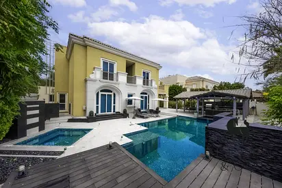 Golf View | 5BR Villa | Private Pool and Garden