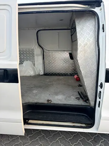 صورة 9 لـ 2018 Hyundai H1