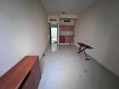 استديو بمساحة كبيرة وتصميم عملي في موقع مميز وهادئ، مناسب للأفراد والباحثين عن الراحة والسكن بالقرب من جميع الخدمات.