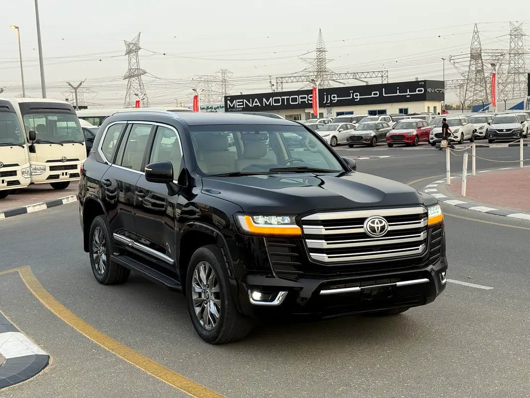 Toyota Land Cruiser 2019 — photo 1 of 20