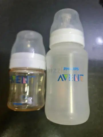 Philips Avent Baby Bottles (2) — 125ml  260ml, gently used