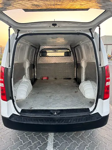 صورة 11 لـ 2018 Hyundai H1