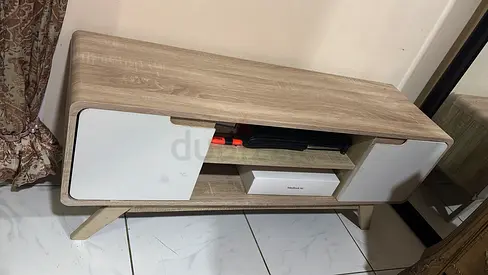 Urgent Tv table no wear or tear price is negotiable