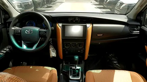 2026 Toyota FORTUNER 照片 14