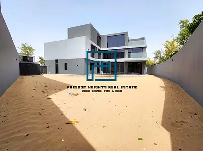 Luxurious 5-Bedroom Forest Signature Villa I Freehold