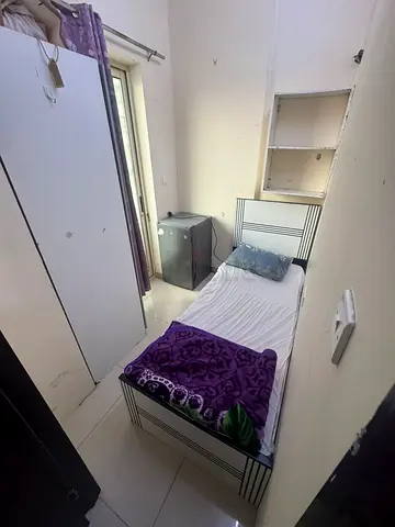 Beautiful Partition Room Dubai Marina Close DMCC Metro