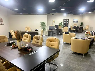 Fully fitted// prime location//close to metro//
