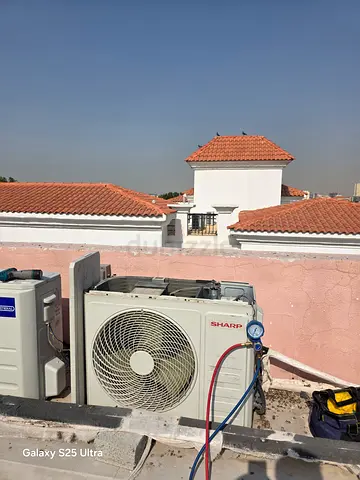 Expert cooling solutions for weak airflow, leakage, and compressor issues.
صيانة دورية للمكيفات للحف