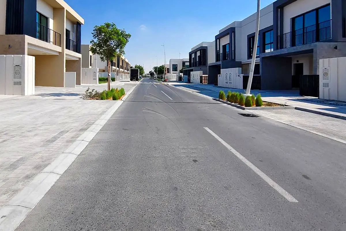 Single Row | Semi Furnished | Near Amenities