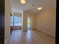 Bright | Spacious | Lake view | Closed Kitchen |