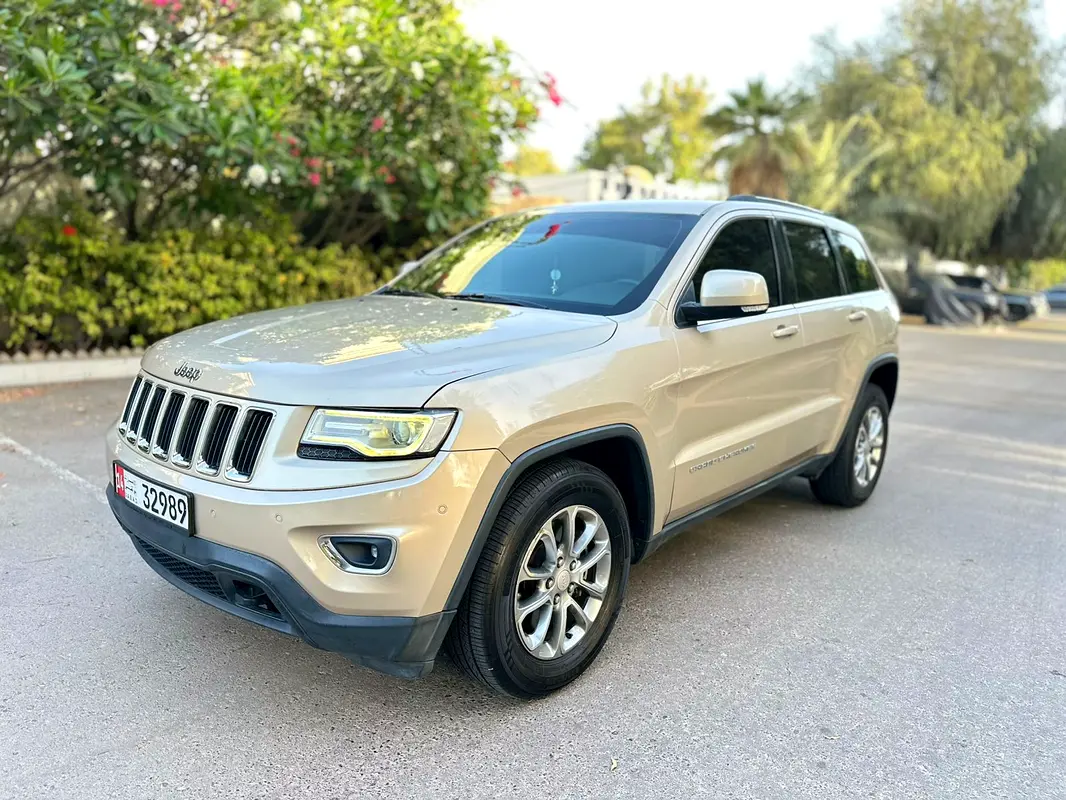 Jeep Grand Cherokee 2015 — photo 1 of 12