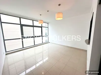 Unfurnished l Vacant l Lake View