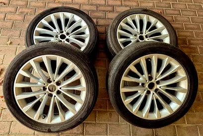 Original 18 BMW Alloy Wheels (Set of 4) – Excellent Condition!