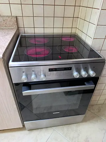 Siemens Electric Cooker with Ceramic Hob and Oven mint condition