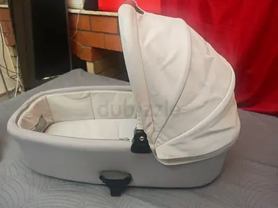 Light grey detachable carrycot / bassinet - good used condition