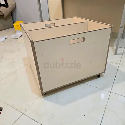 Storage box with wheels