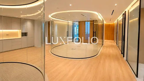 Luxury Fitout | SZR, Lake View | High Floor
