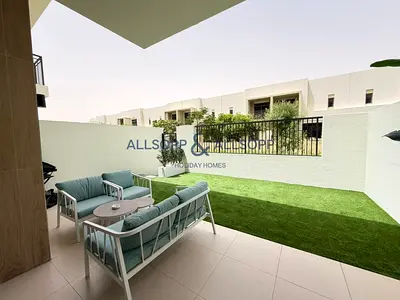Serene 3 Bedroom Plus Maids Room Duplex Apartment in Holland Gardens, Townsquare